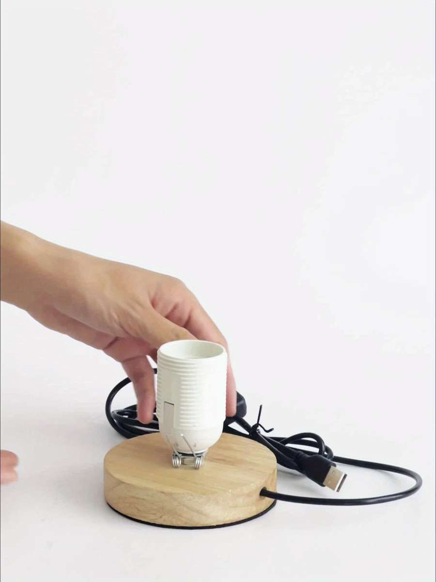 Portable Lamp Style Log Wind
