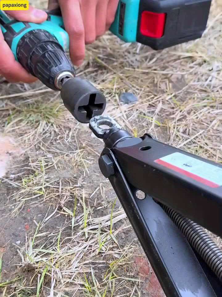Heavy-Duty Jack Wrench with Socket