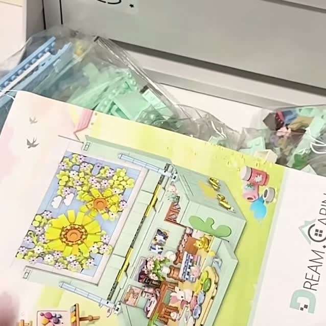 3D Building Model Puzzle Set Color Drawing Cottage