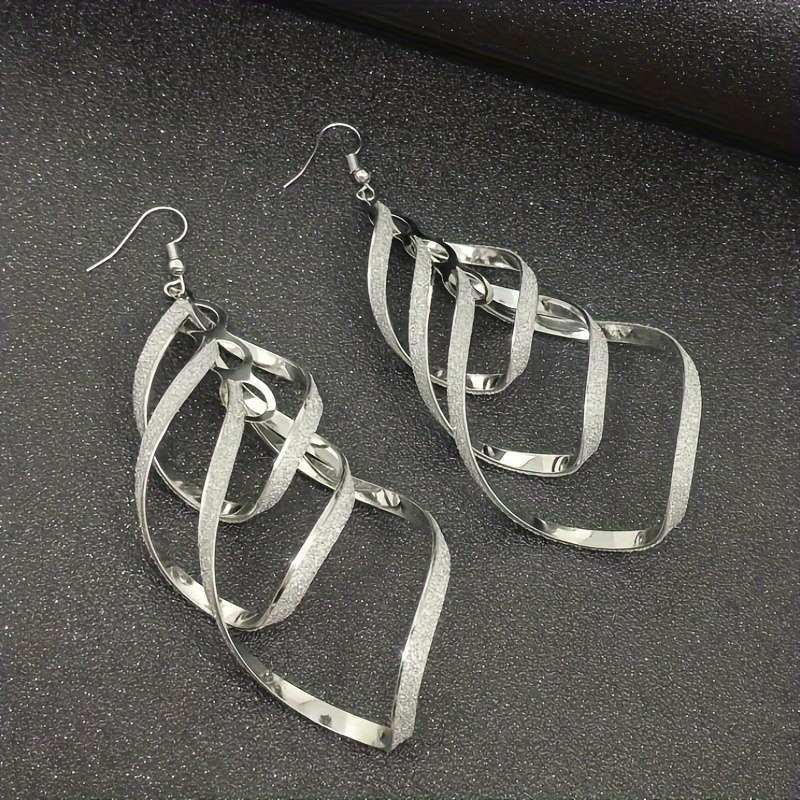 Women S Earrings Color Golden Size 10.92*3.58Cm