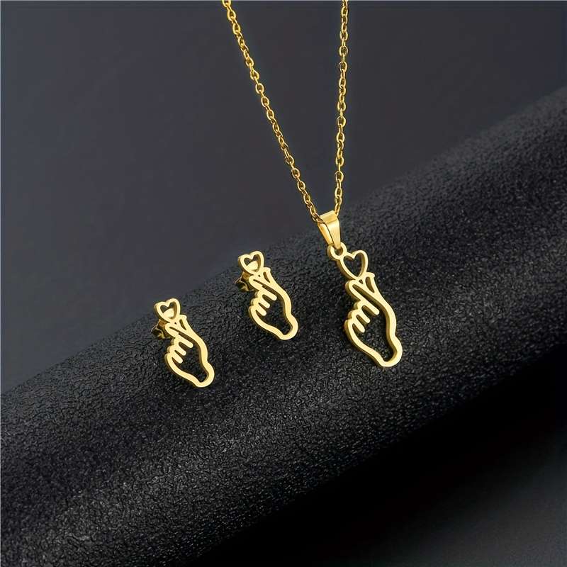 Womens Necklace Color Golden