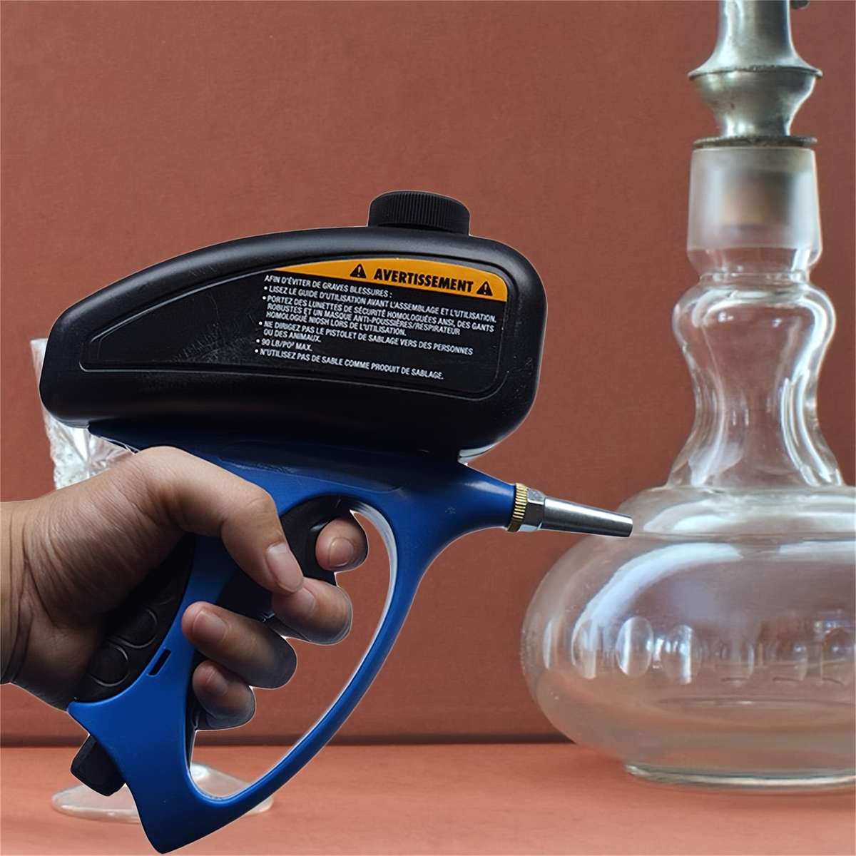 Blue Pneumatic Small Nozzle Sandblasting Machine