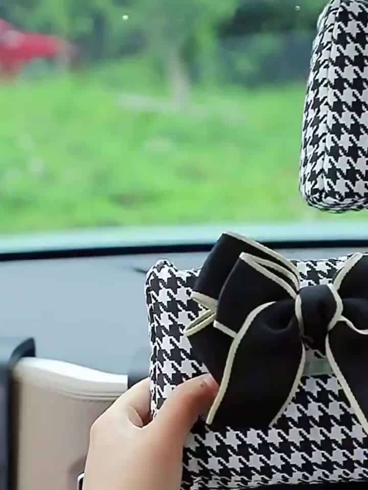 Car Tissue Box Model Off White Edge Bow