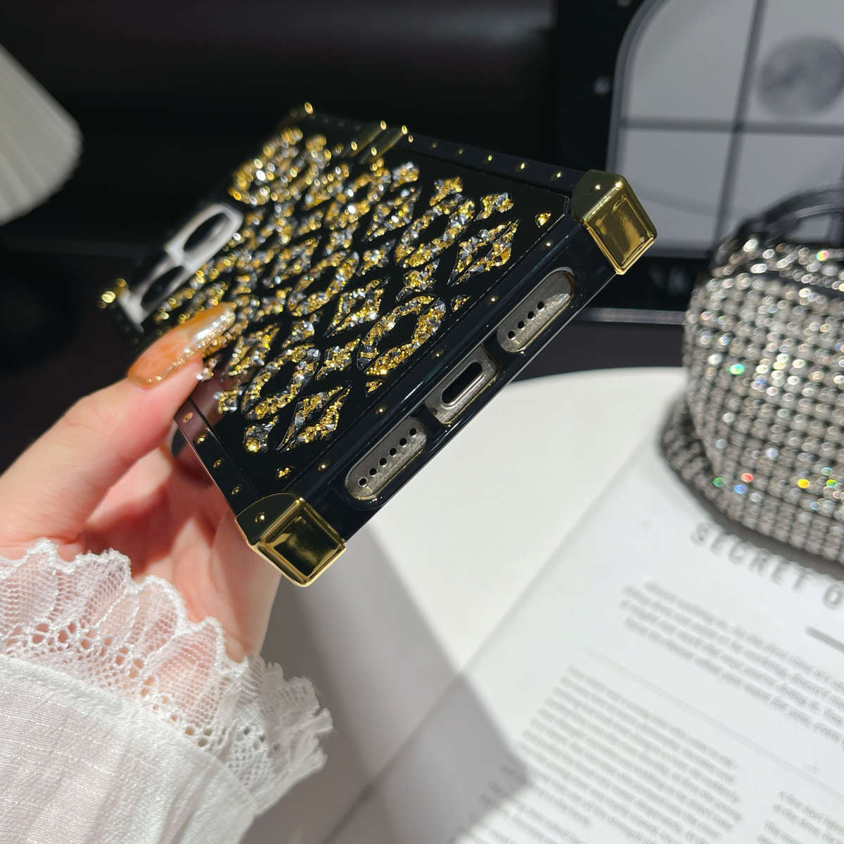 1Pc Black For iPhone 16 Plus Mirror Rhinestone Phone Case