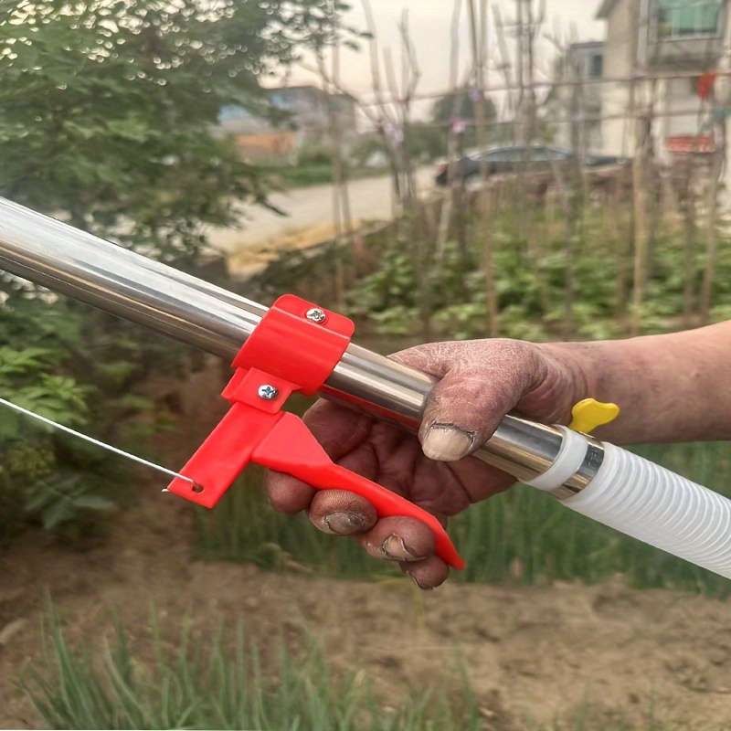Manual Backpack Fertilizer Spreader Hands