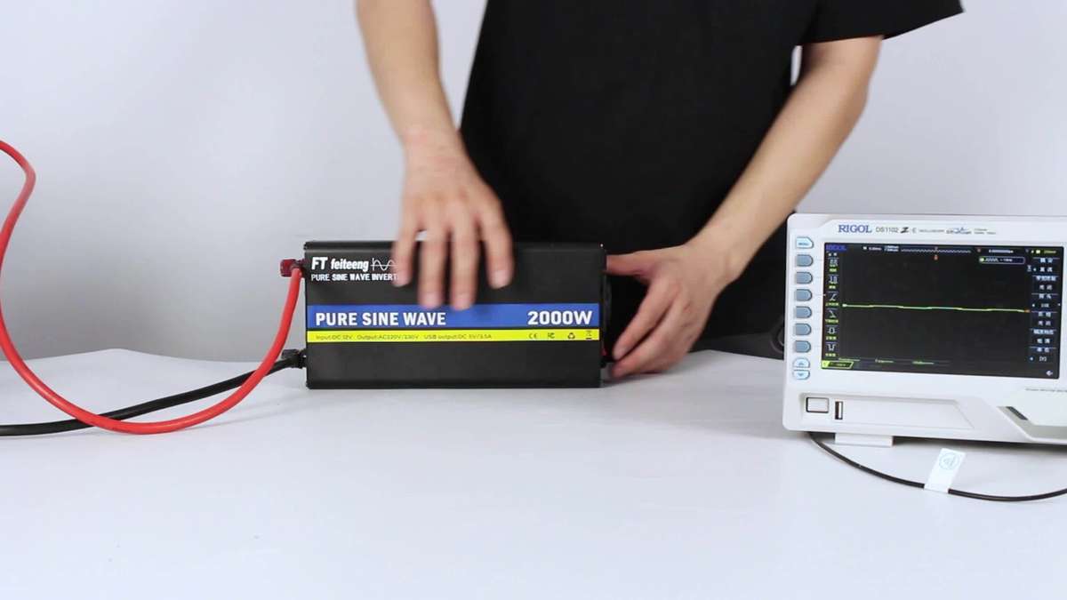 Inverter Applicable People Portable Pure Sine Wave 2000W