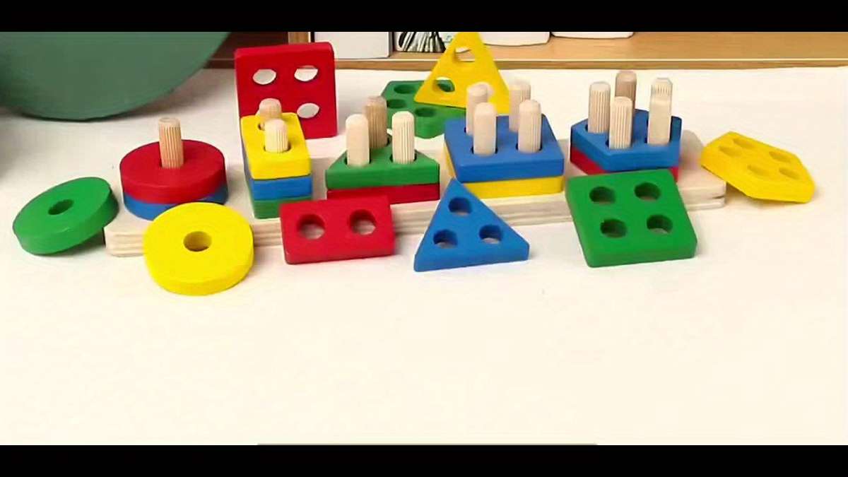 Childrens Toys Model Five Sets Of Columns