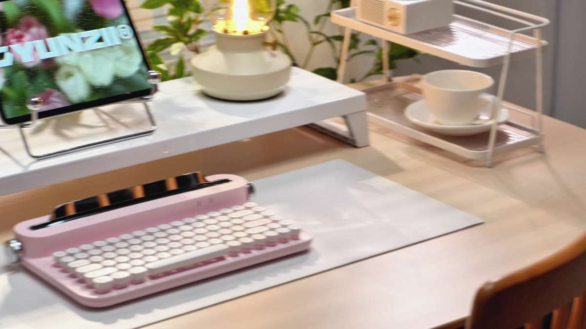 YUNZII B303 Pink Wireless Keyboard