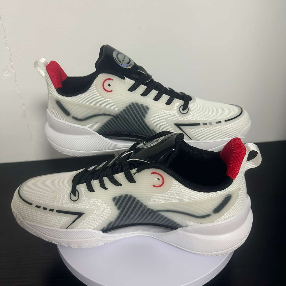 Sneakers White Red Size Uk 7