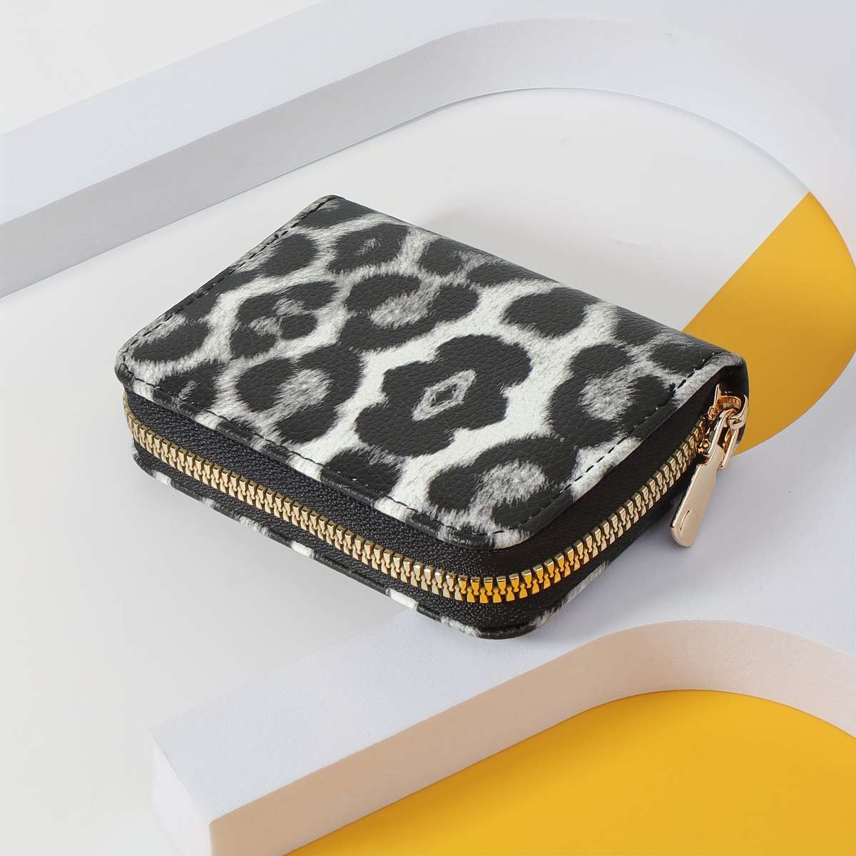 Stylish Leopard Print Women'S Compact Walletfaux Leather With Zipper Closure Credit Card Ho