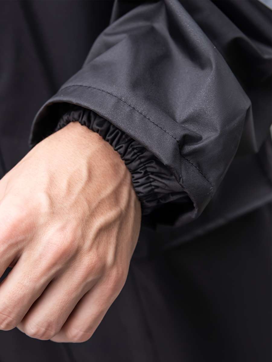 Raincoat Black Size Uk M