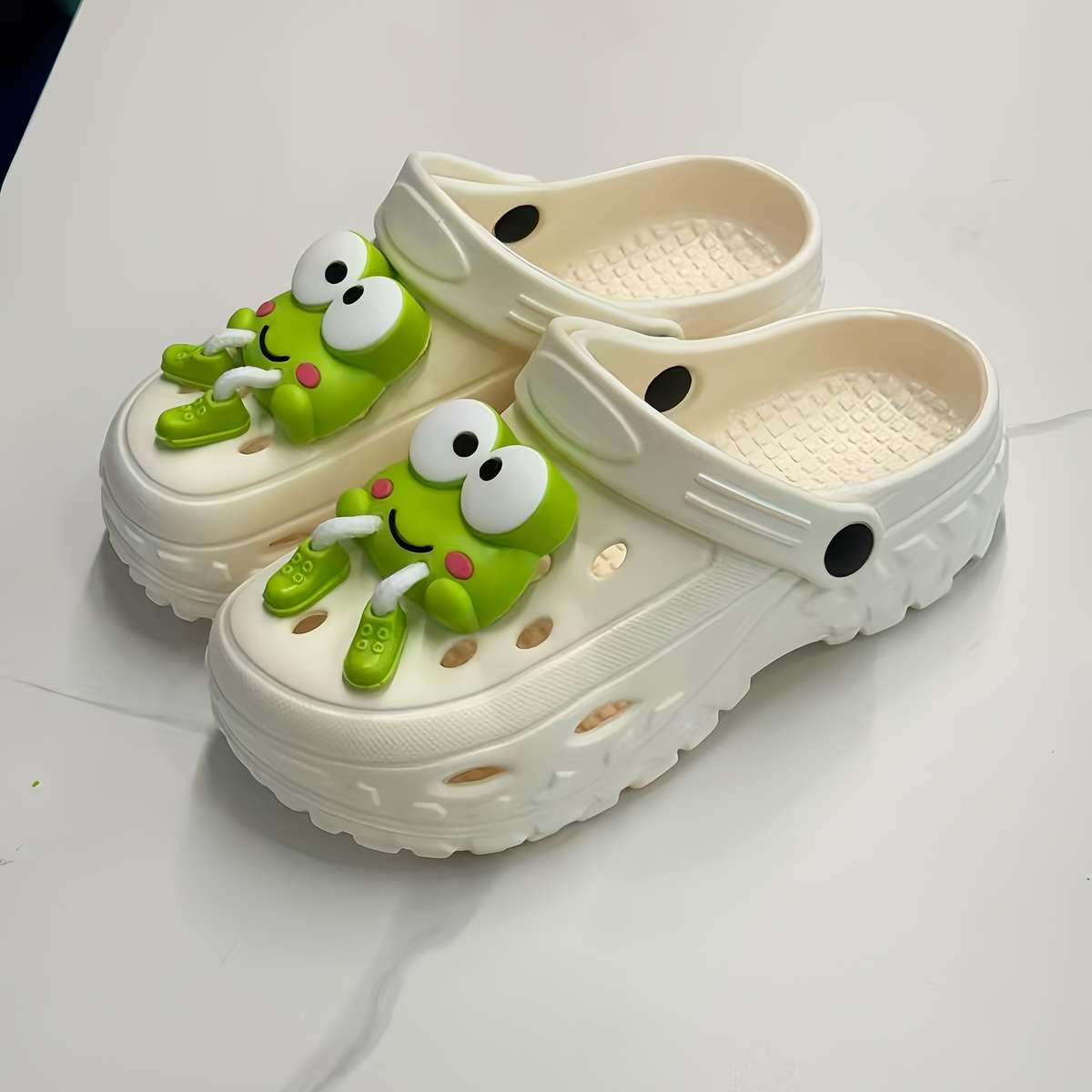 Sandals Color White  2Pcs Accessories Size Uk 2.5 3
