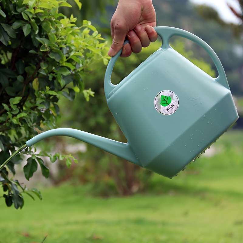 Large Capacity Plastic Watering Can 2L Set