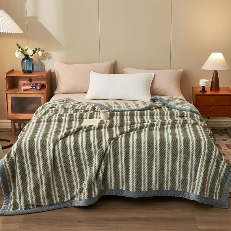 Blanket Small Checkered Blue Size 47..7.62Cm*200.15Cm