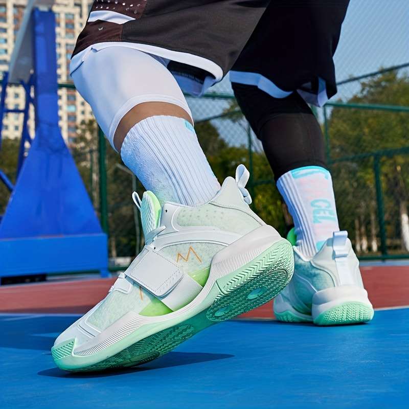 Sneakers White And Green Size Uk 7.5