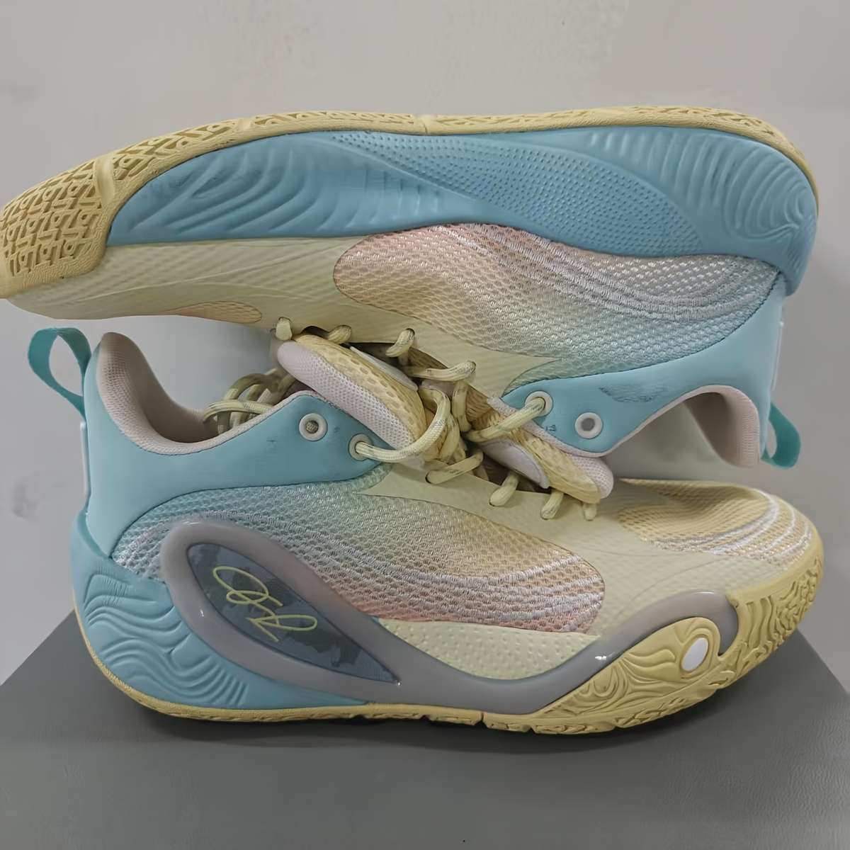 Sneakers White And Yellow Size Uk 7