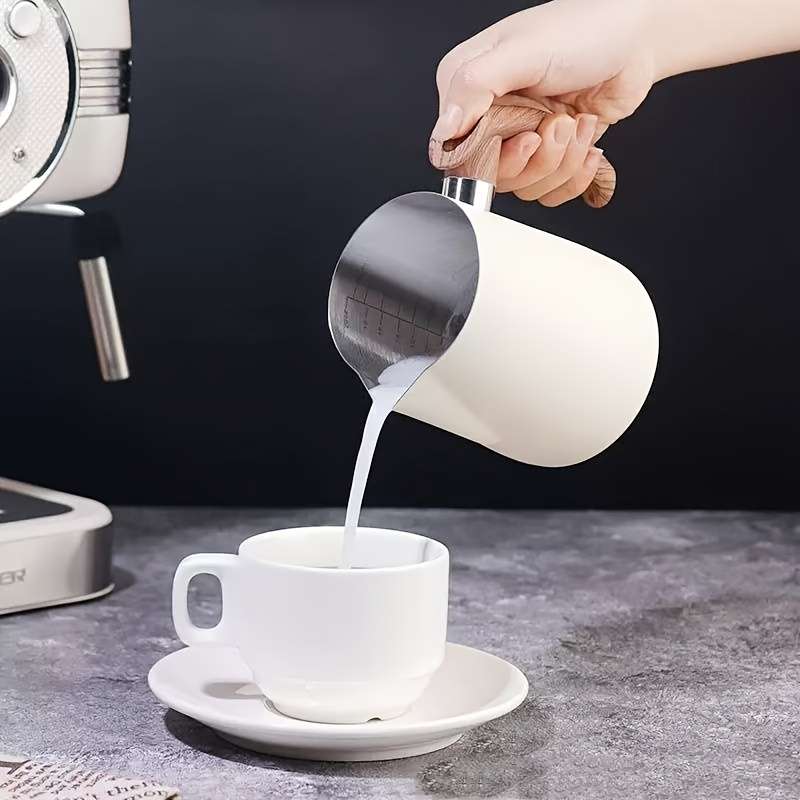 Kettle Color White Capacity900Ml