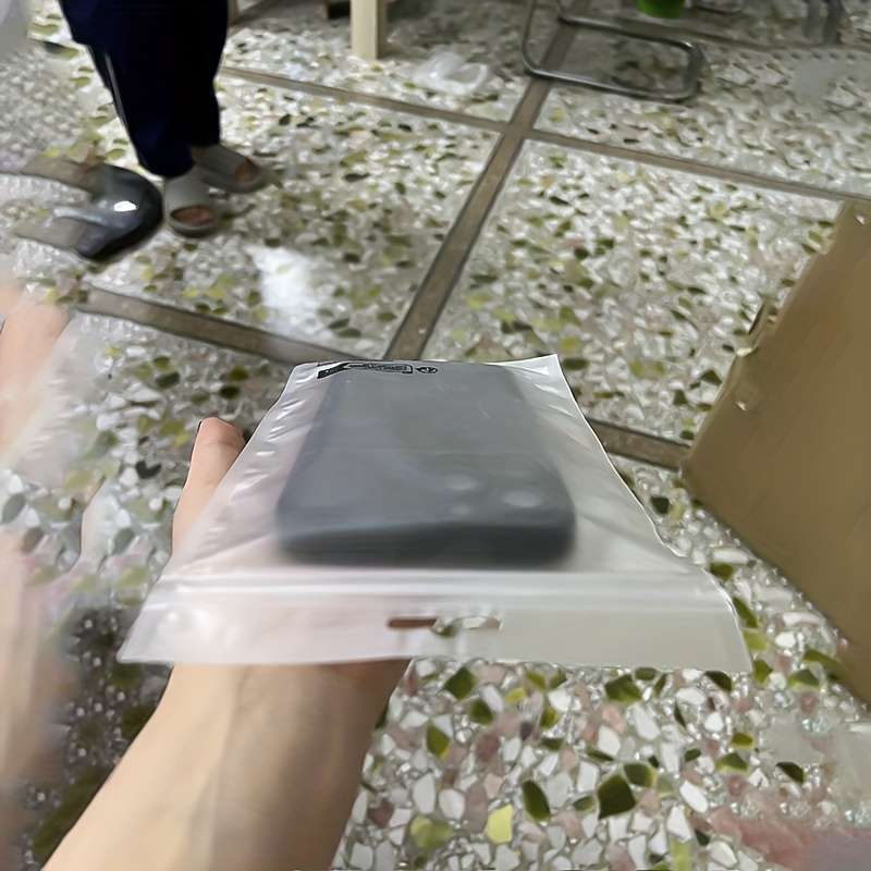 1Pc Black For iPhone 13 Pro Heart Design Phone Case