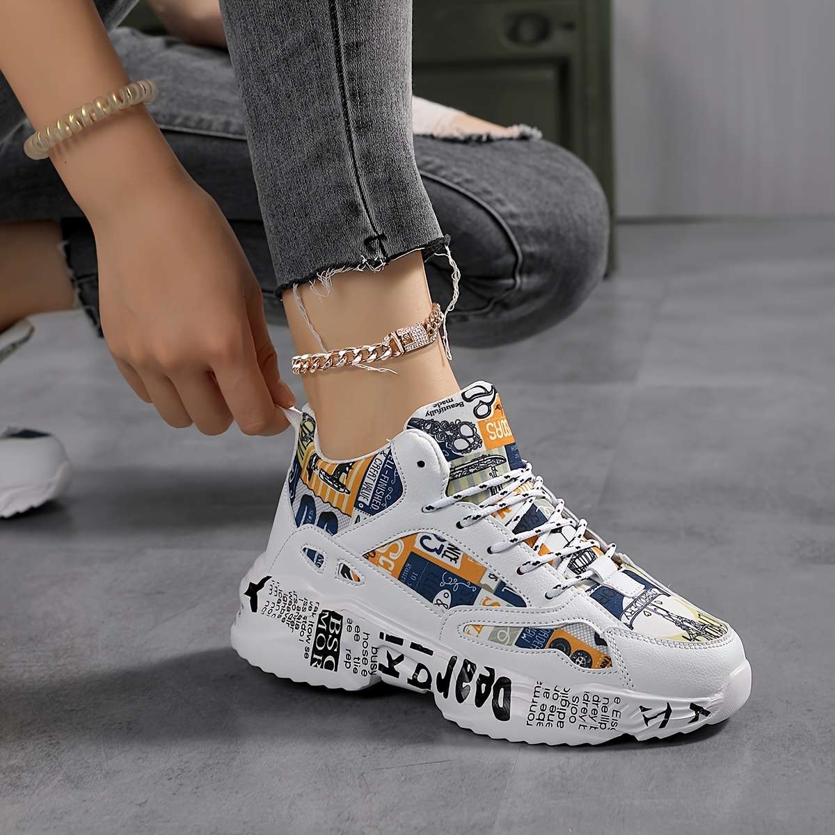 Women S Sneakers Color White And Black Sizeuk 2.5