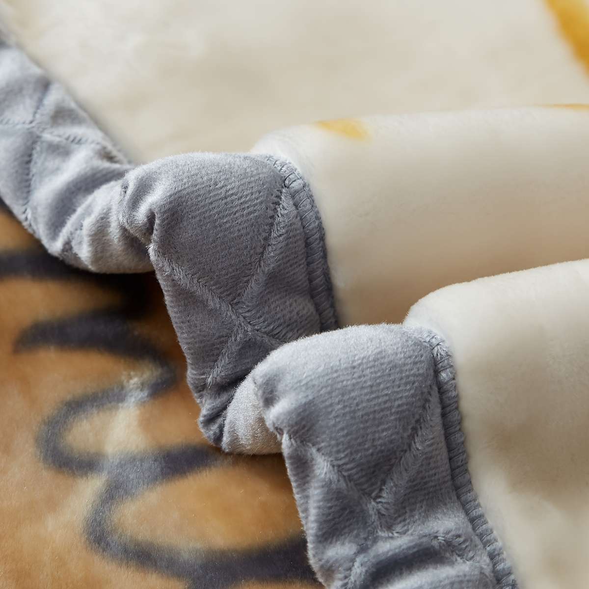 Blanket Free And Easy Size 200*23078.74*90.55In 3.2Kg