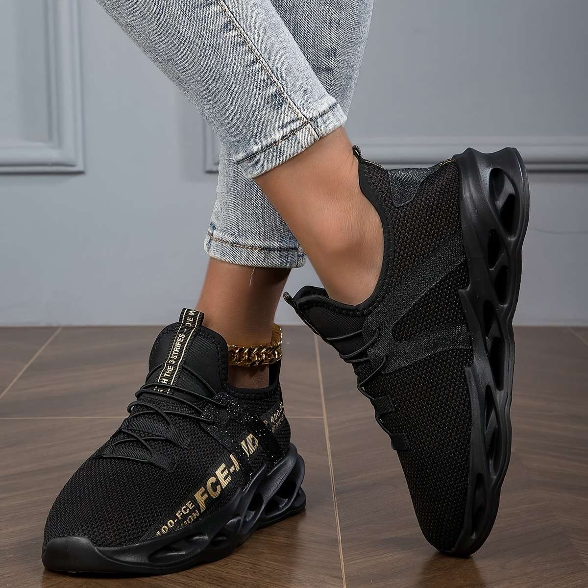 Women S Sneakers Color Black Golden Sizeuk 5