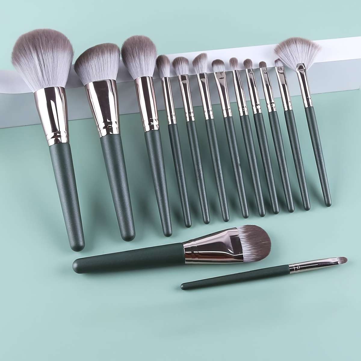 Makeup Brush Set Color Green  2 Black Powder Puffs
