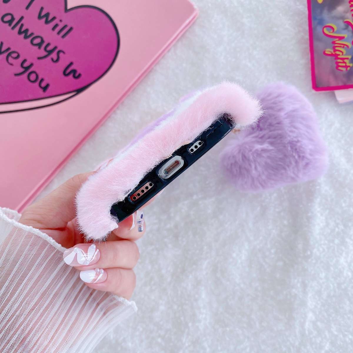 1Pc Mixed Color For iPhone 14 Plus Plush Heart Pendant Phone Case