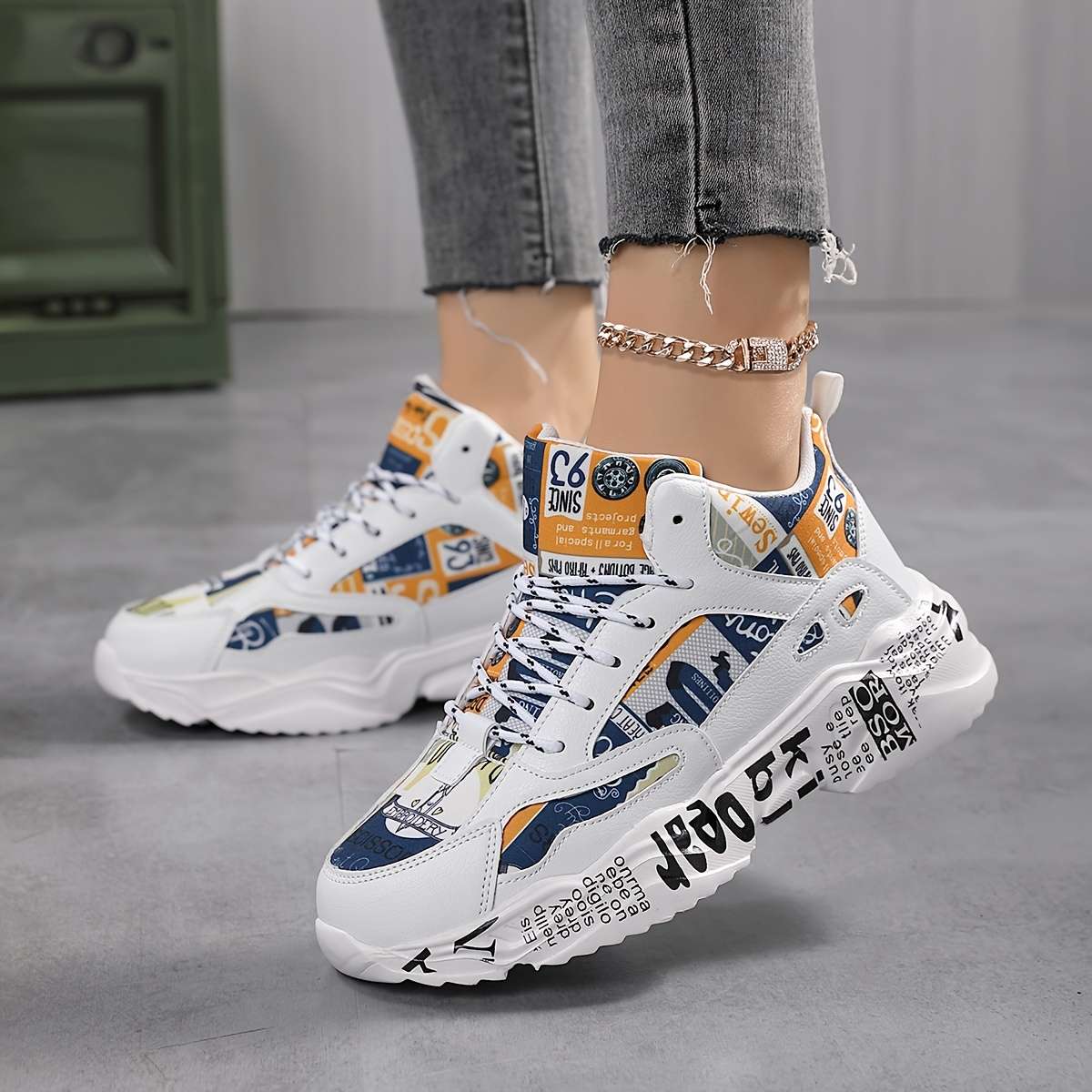 Sneakers Color White And Black Sizeuk 4