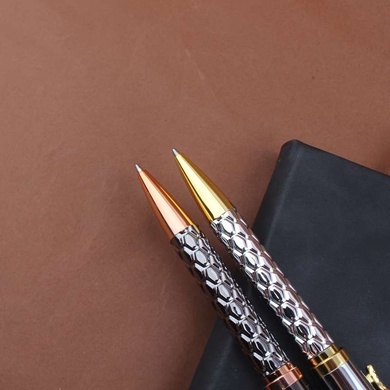 Pen color Silvery Quantity1 ballpoint pen + 4 refills