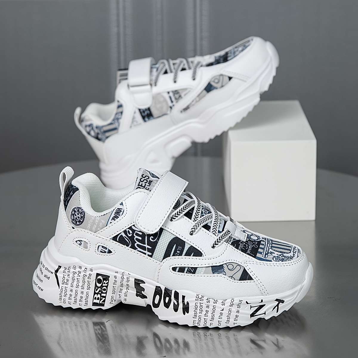 Sneakers Color White And Black Sizeuk 4 Big Kid