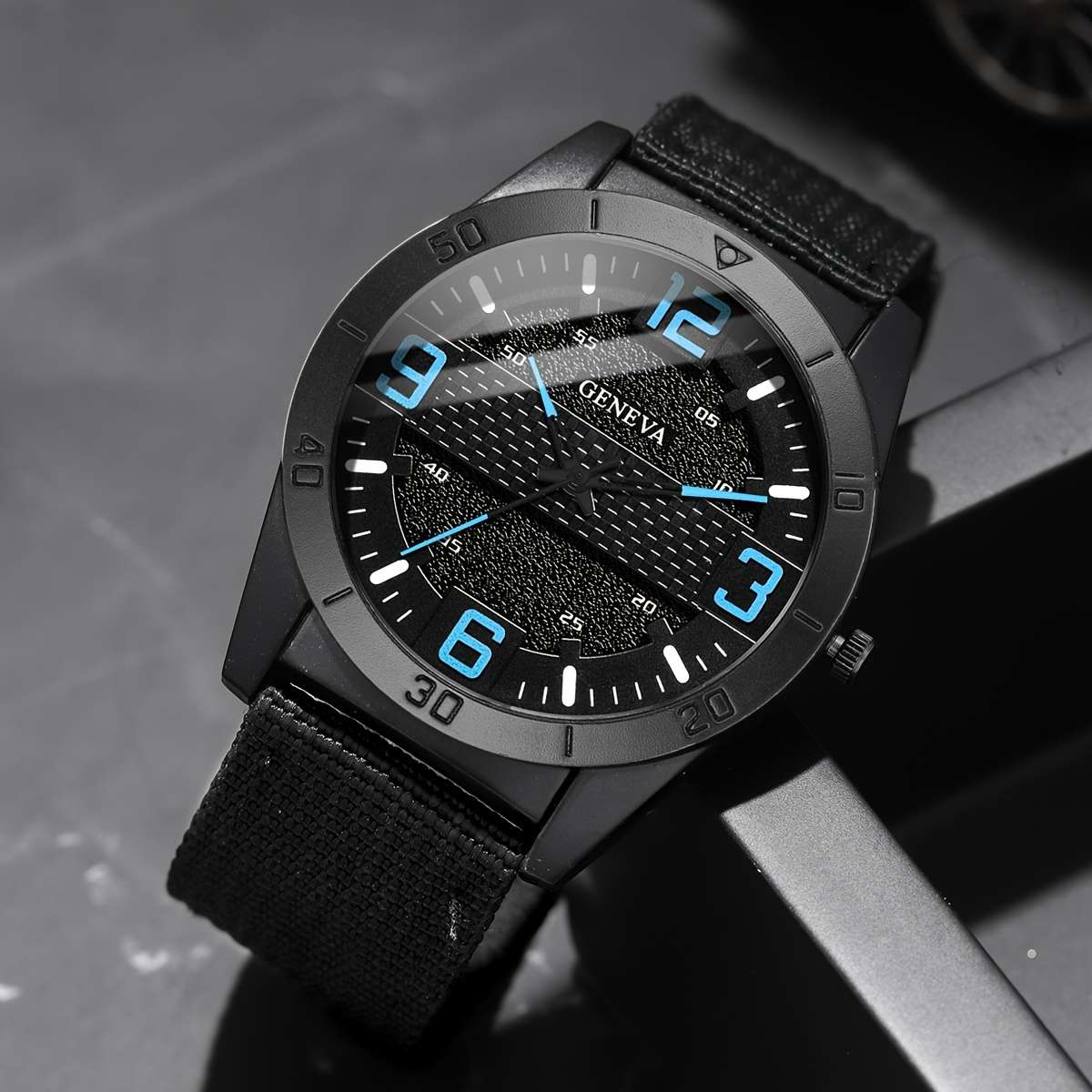 5Pcs Fashion Casual Elegant Round Retro Canvas Strap Quartz Men Watch