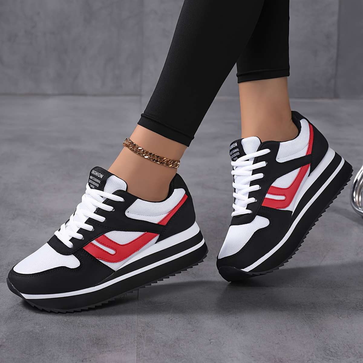 Women S Sneakers Color Black And White Sizeuk 2.5