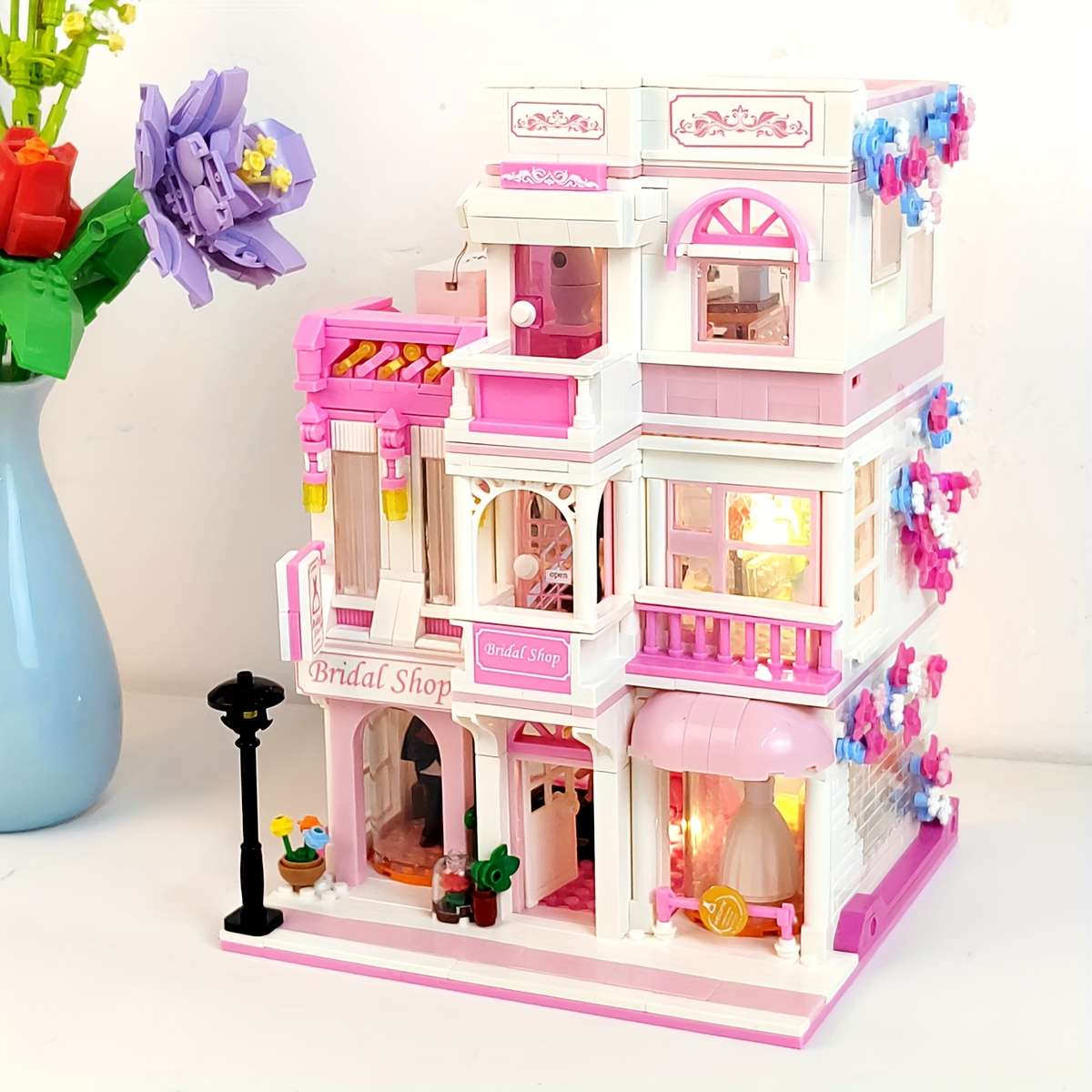 Building Toy Architectural Model Toy Set Style 613031 Floral Breeze Villa  998Pcs