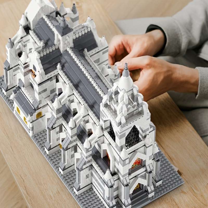 Building Toy Architectural Model Toy Set Material Abs Quantity 2908Pcs Paris Church