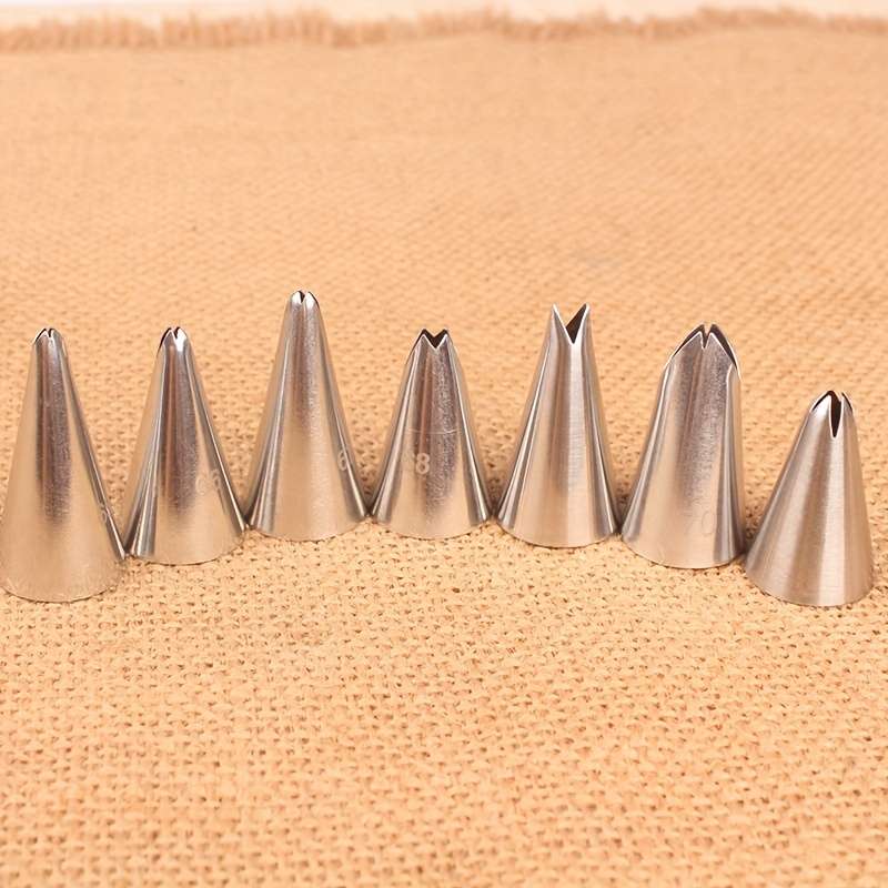 Piping Nozzle Model 7 Trumpet Leaves