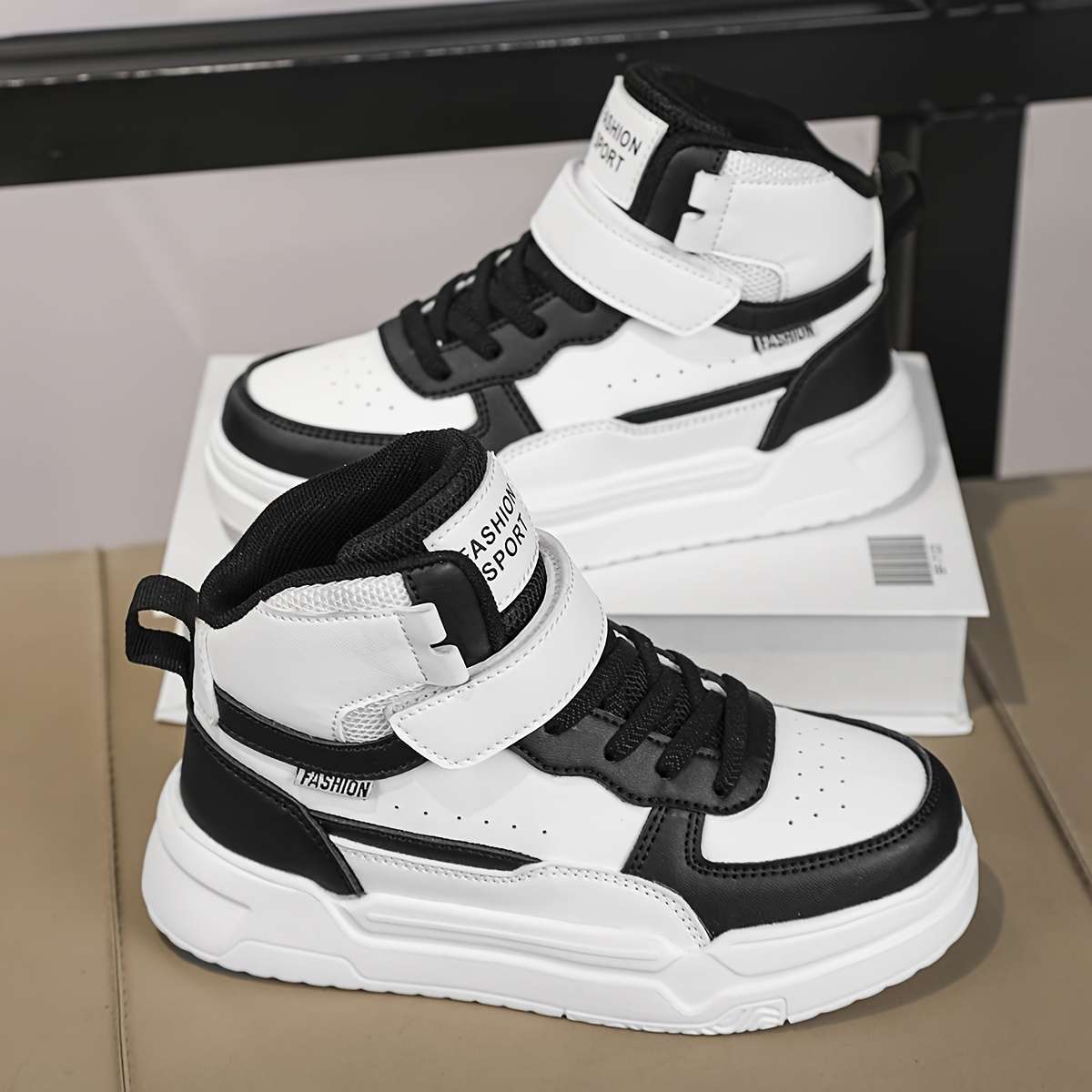 Sneakers Color Black And White Sizeuk 3 Big Kid