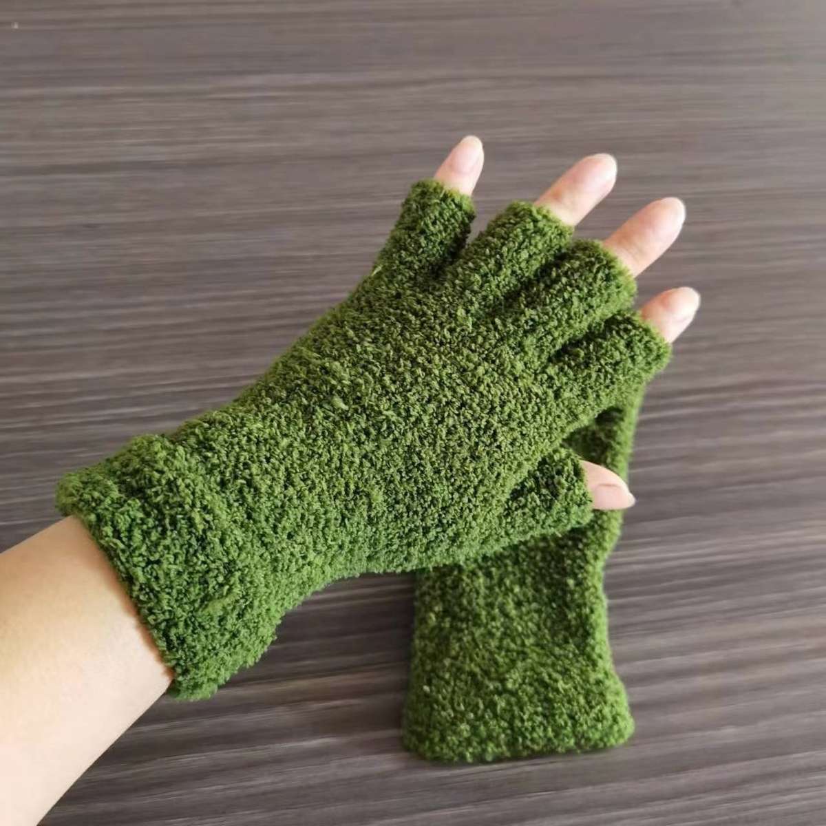 Gloves Color Green