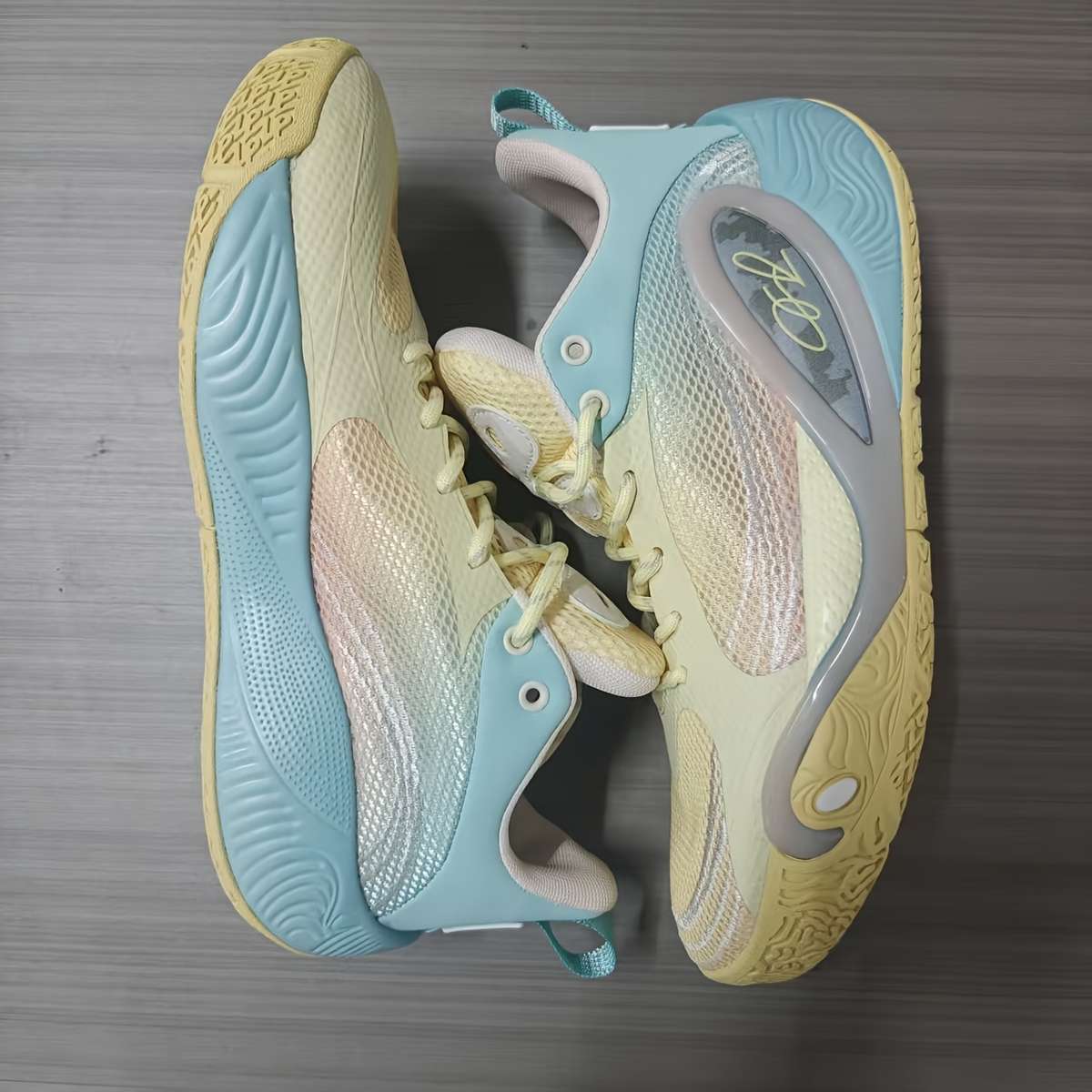 Sneakers White And Yellow Size Uk 7