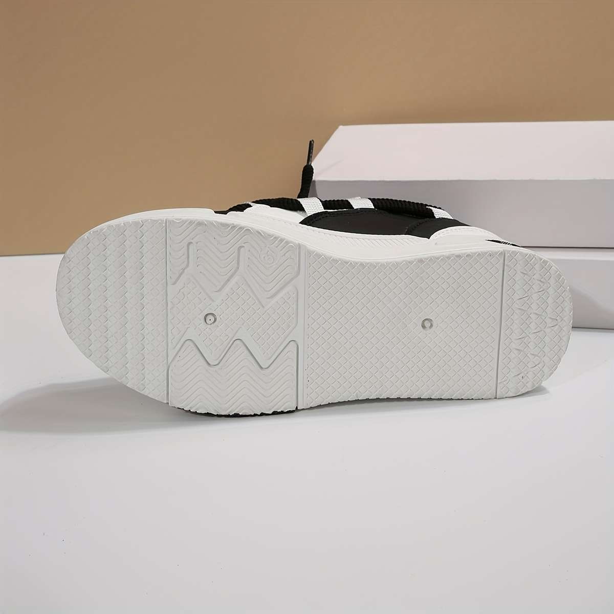 Women S Sneakers Color Black And White Color Sizeuk 5