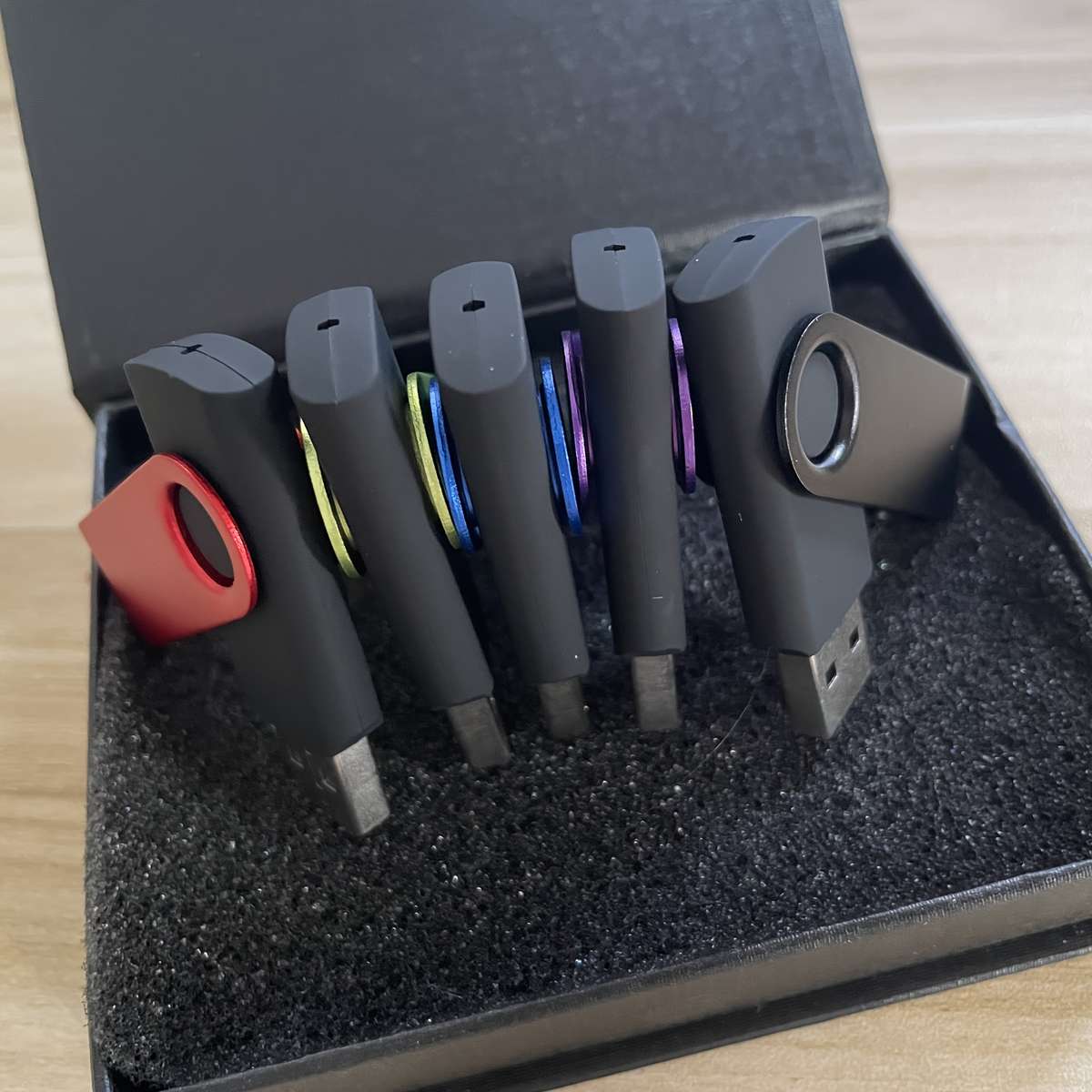 Usb Flash Drive Storage 2Gb Quantity 5Pcs With Box