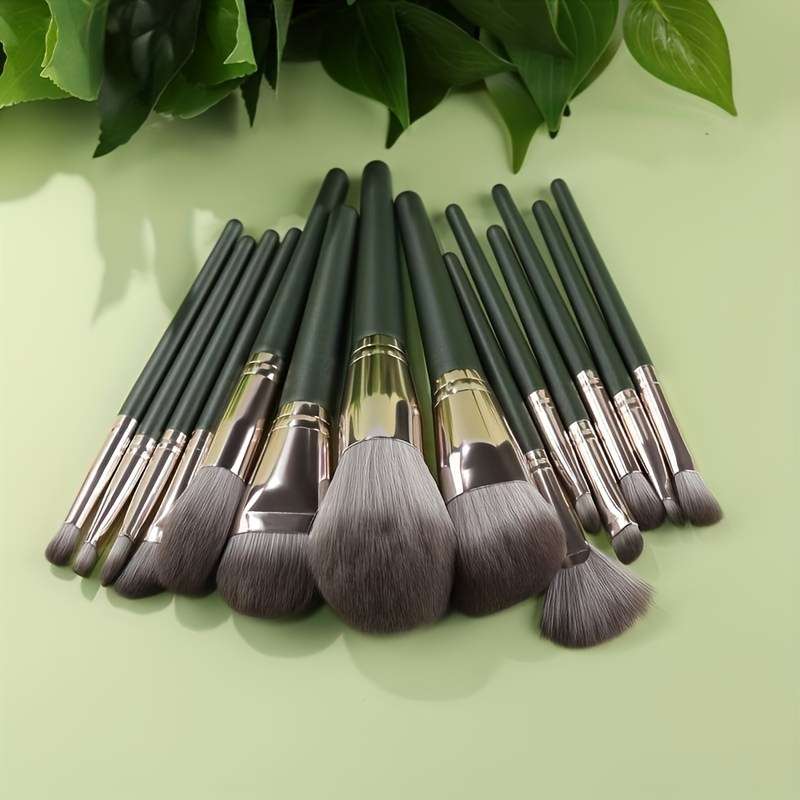 Makeup Brush Set Color Green  2 Black Powder Puffs