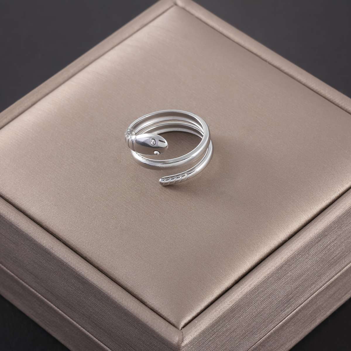 Exquisite Fashion Adjustable Stackable Ring Color Golden
