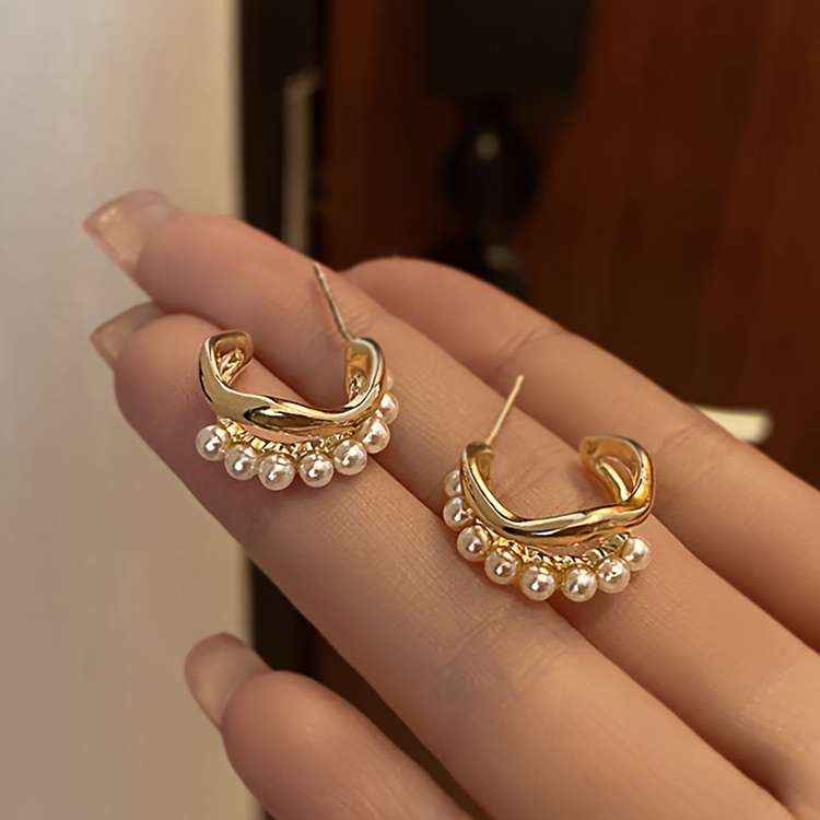 Women S Earrings Color Golden
