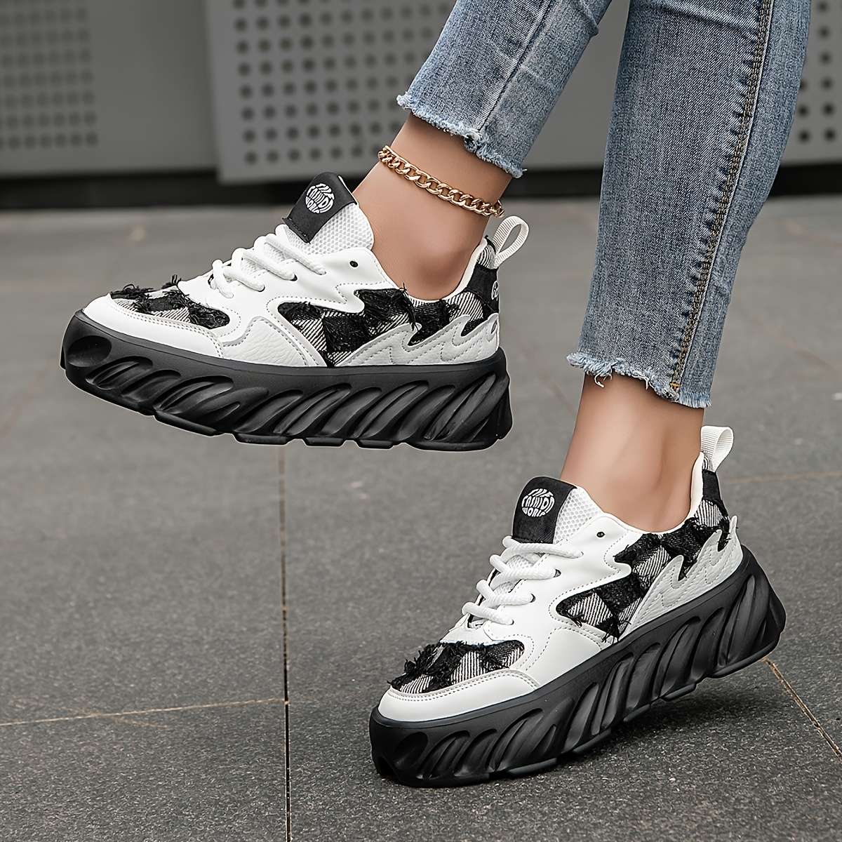 Women S Sneakers Color White And Black Sizeuk 5