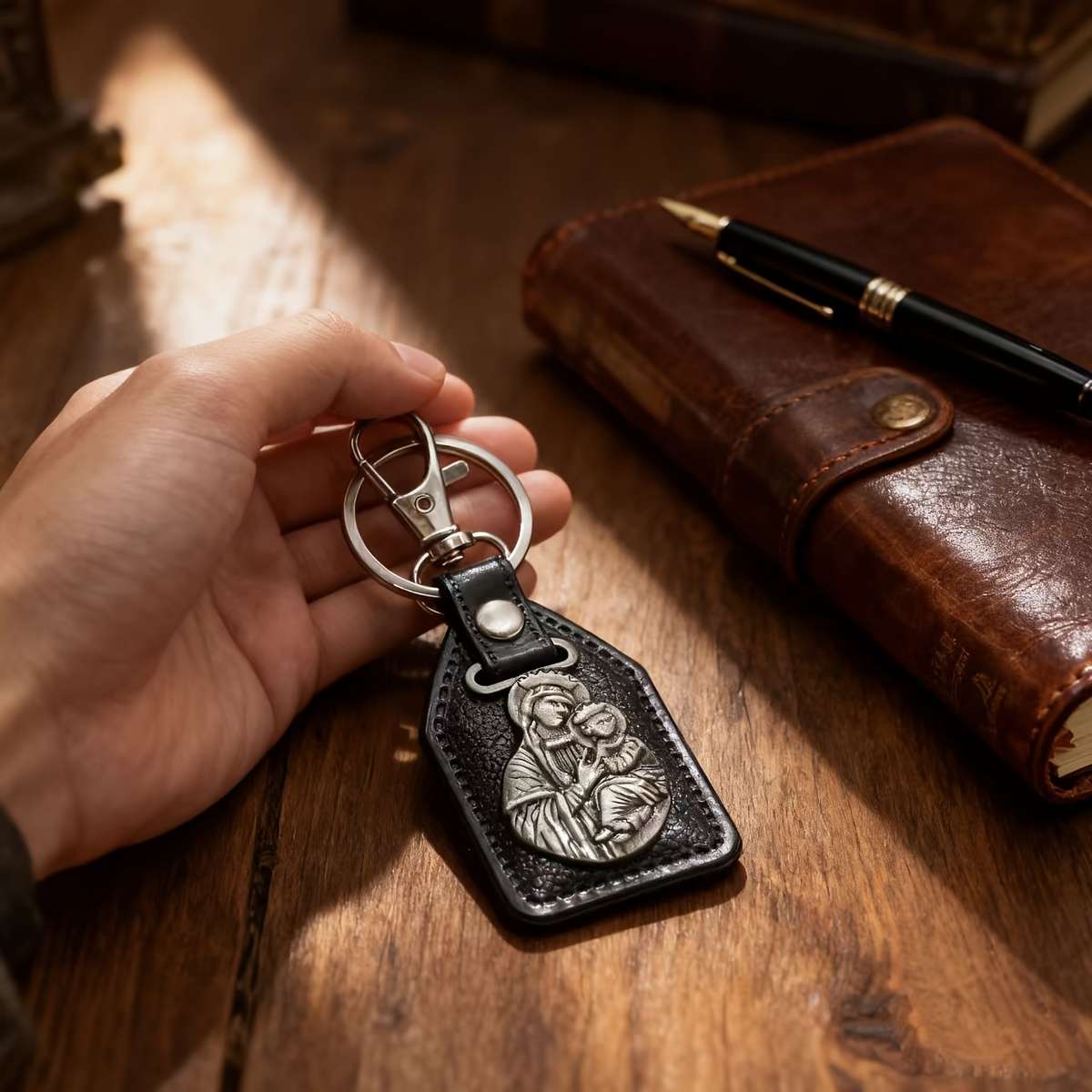 Keychain Ornament Color Black Keychain S