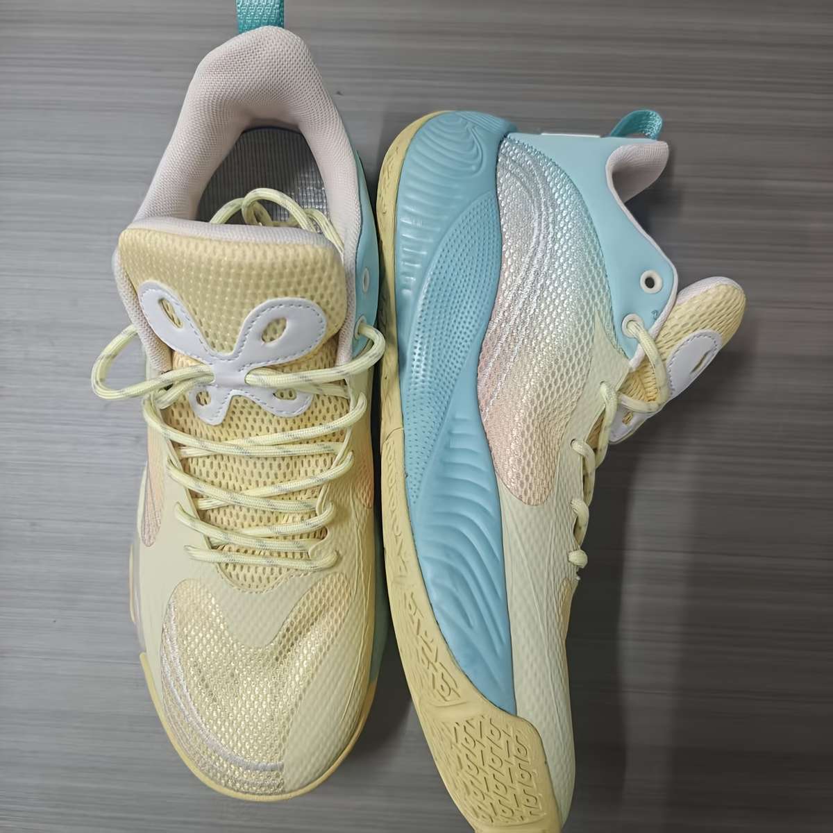 Sneakers White And Yellow Size Uk 7