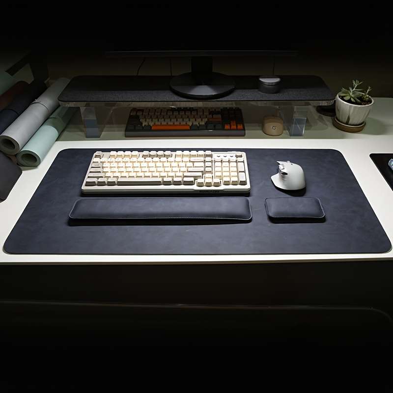 Mouse Pad Color Pink Three Piece Set   Size 70Cm X 35Cm