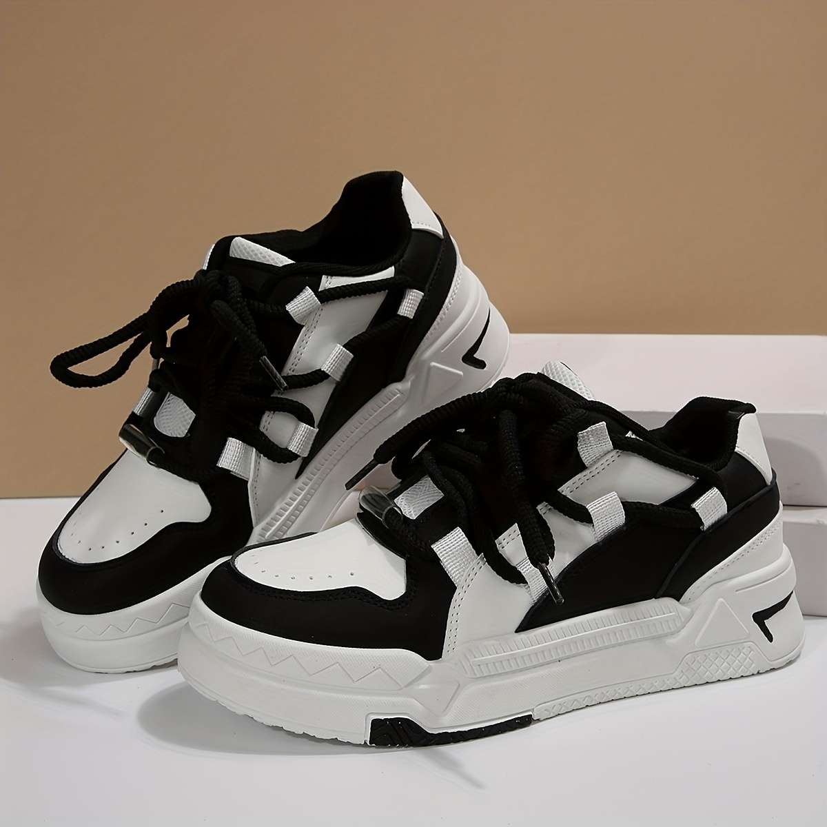 Women S Sneakers Color Black And White Color Sizeuk 5