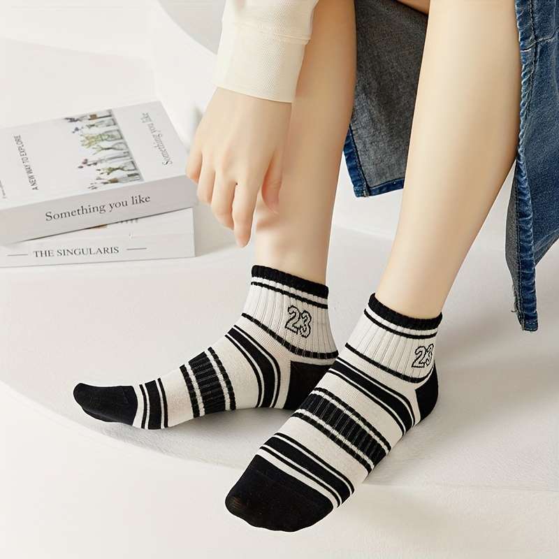 Women S Socks Color 5 Pairs Of Random Mixed Colors Size Onesize