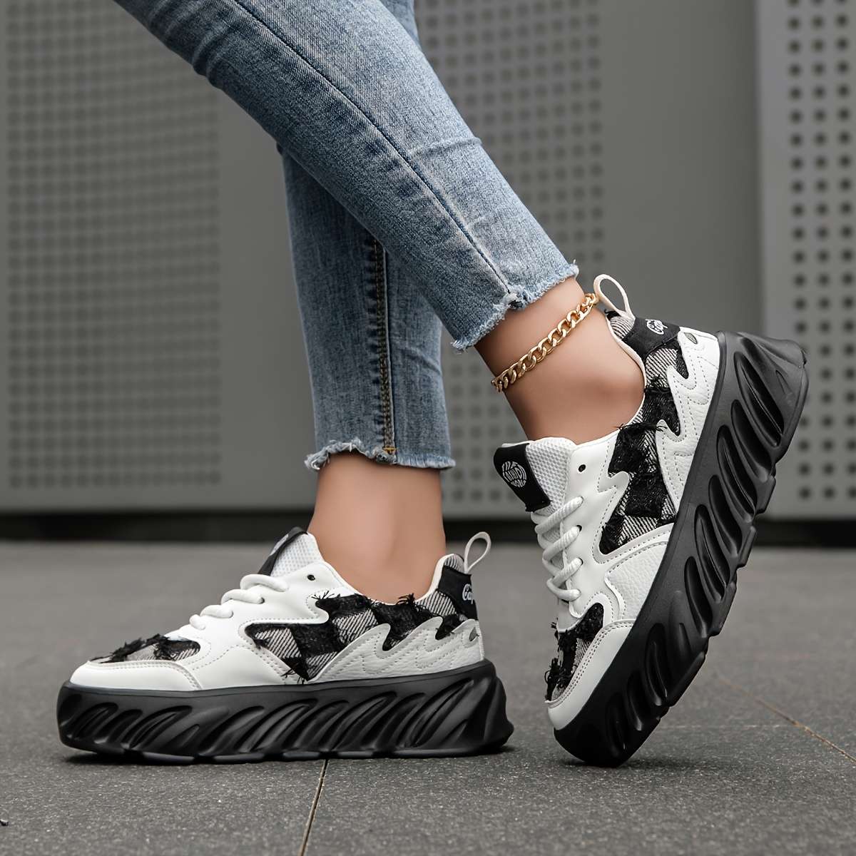 Women S Sneakers Color White And Black Sizeuk 5